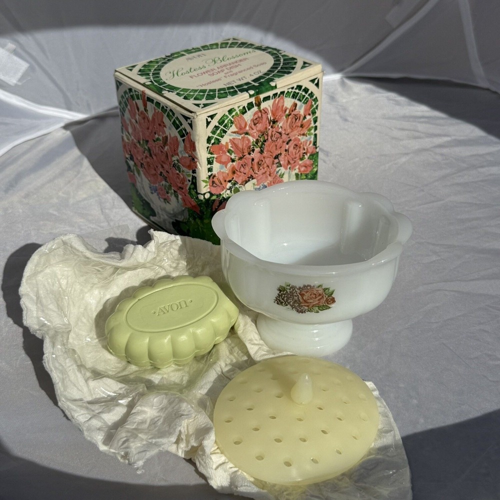 Vintage 70s Avon Hostess Blossoms Flower Arranger Soap Dish Milk Glass Decor - Picture 2 of 5
